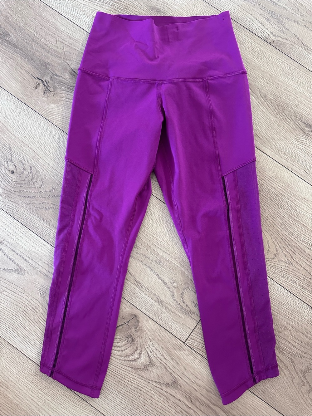 Lululemon Fuchsia cropped Active High-Waist Leggings Size 4